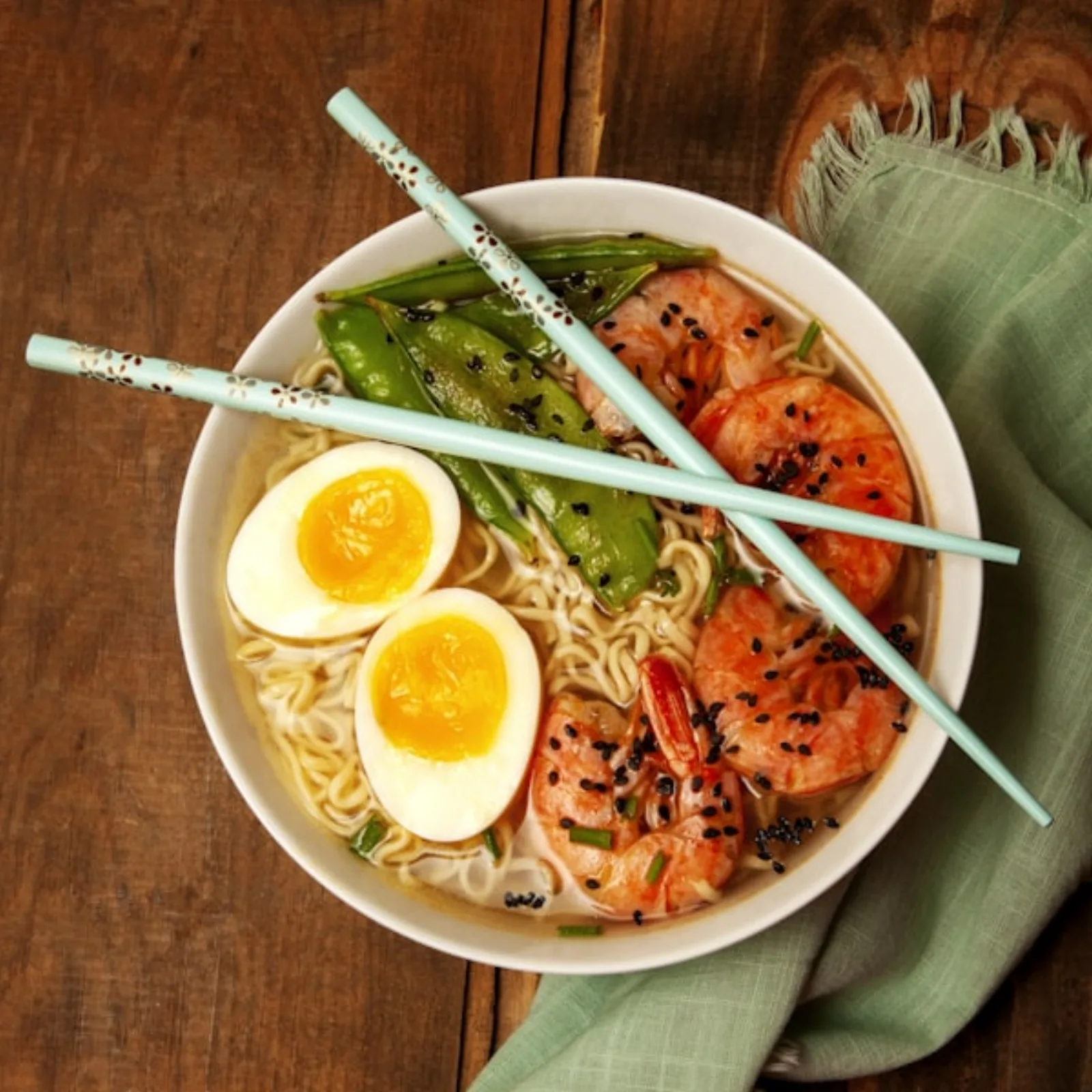 ラーメンの一杯をイメージした料理写真